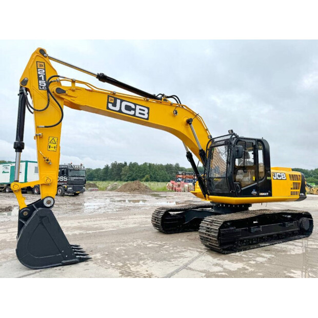 2025 جيه سي بي 215LC-42101018