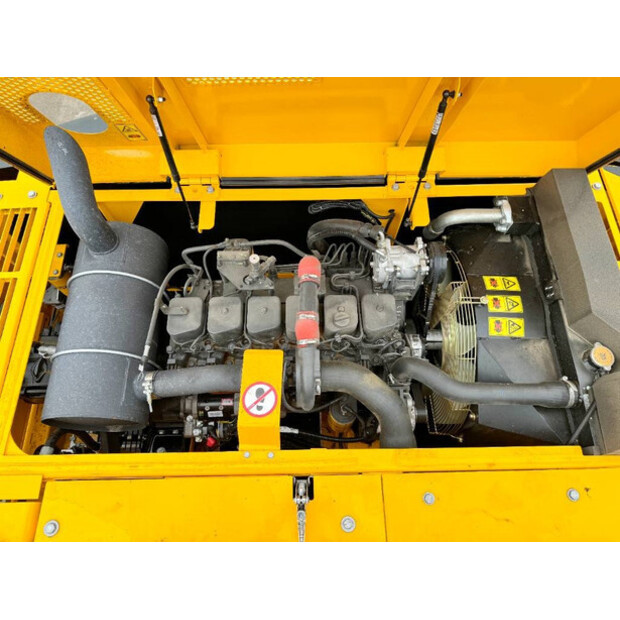 2025 جيه سي بي 215LC-42101036