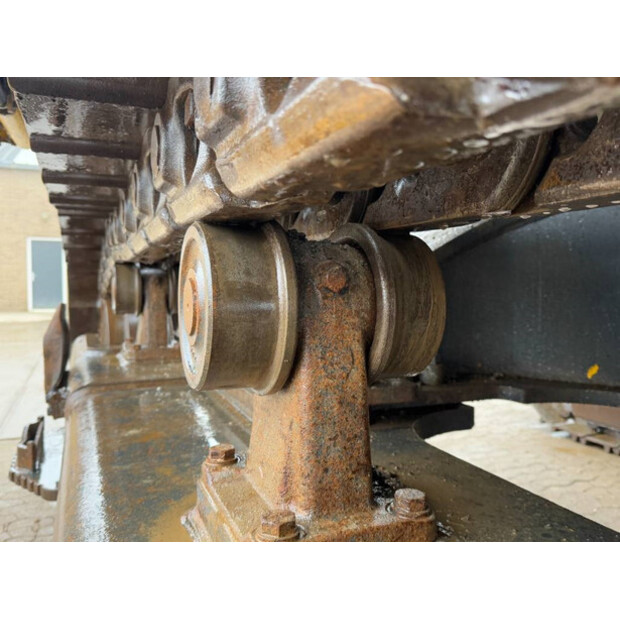 2015 Komatsu PC700LC-8-42101065
