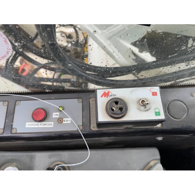 2011 ليبهير R906LC-42101093