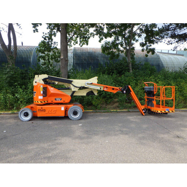 2014 JLG E400AJPN-42101152