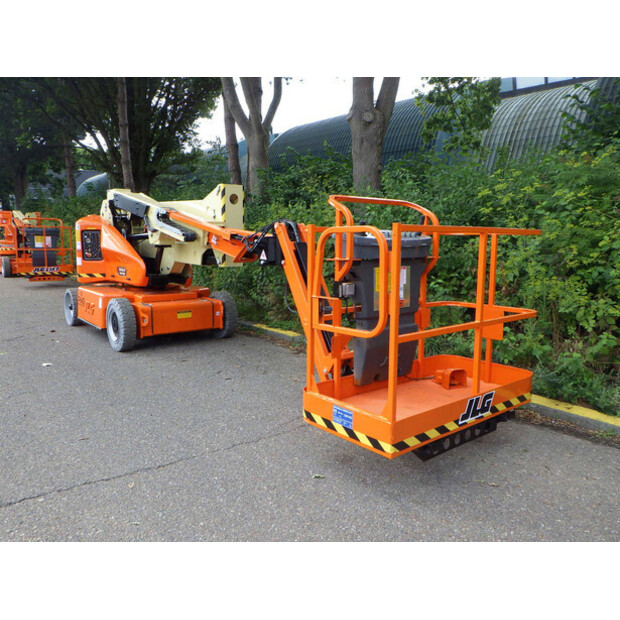 2014 JLG E400AJPN-42101153