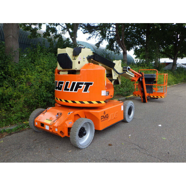 2014 JLG E400AJPN-42101154