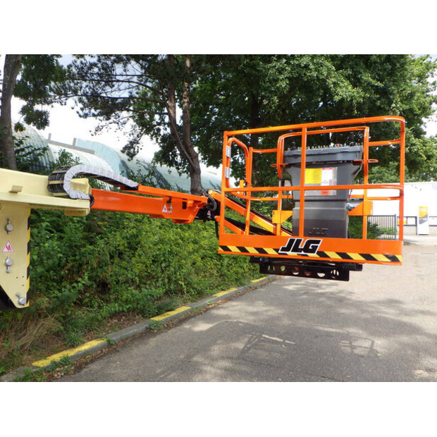 2014 JLG E400AJPN-42101165