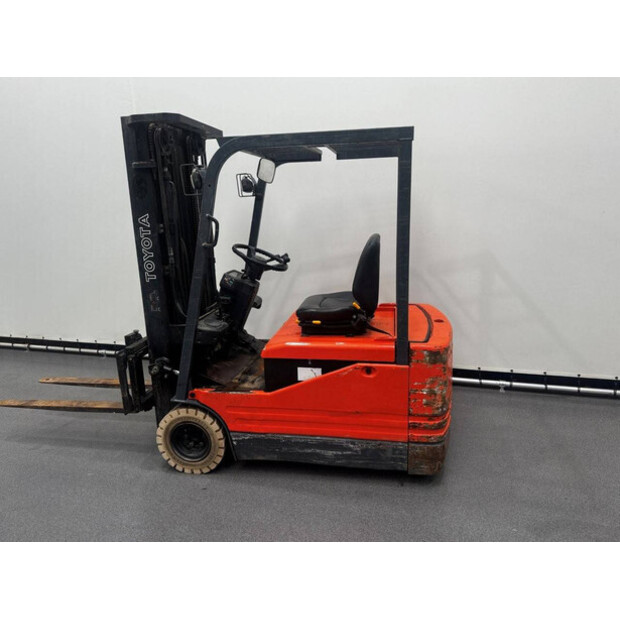 2002 Toyota 5FBE18-42101715