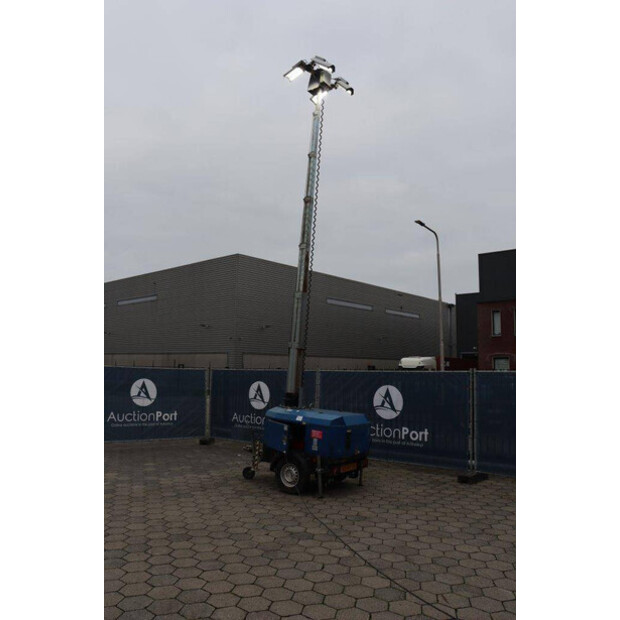 2012 Towerlight VB9LR-1451-42102158