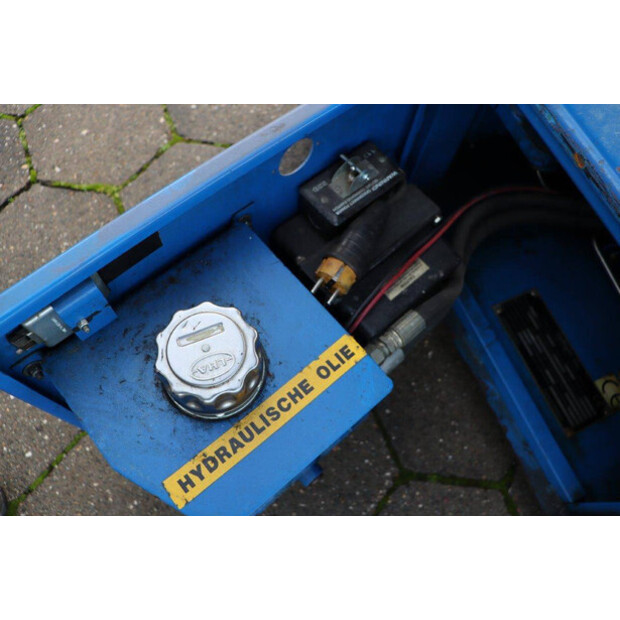 1999 UPRIGHT TM12-42102574