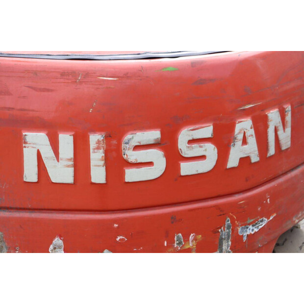 2002 نيسان G002L-30CU-42103678