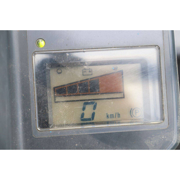 2002 نيسان G002L-30CU-42103692