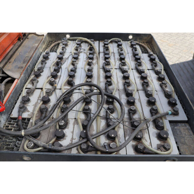 2002 نيسان G002L-30CU-42103694