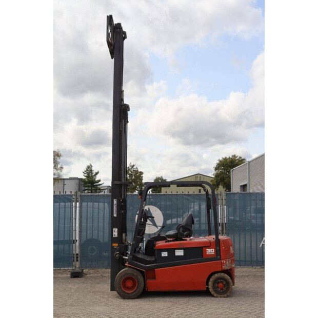 2002 نيسان G002L-30CU-42103697