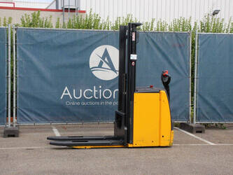 Image for PALLET STACKER 2021 Linde L14