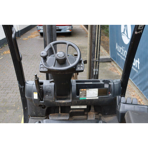 2007 يال GLP30-42103889