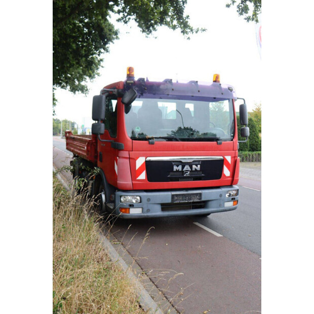 2009 مان TGL 8.220-42104392