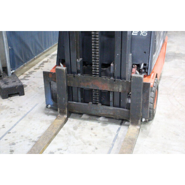 2000 ليندي E16C-02-42104513