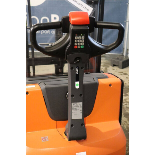 2014 تويوتا SWE140L-42104756