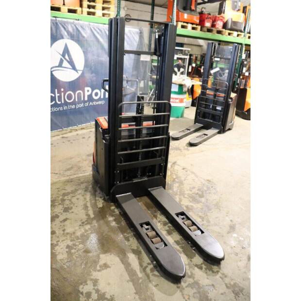 2014 Toyota BT SWE140L-42104777