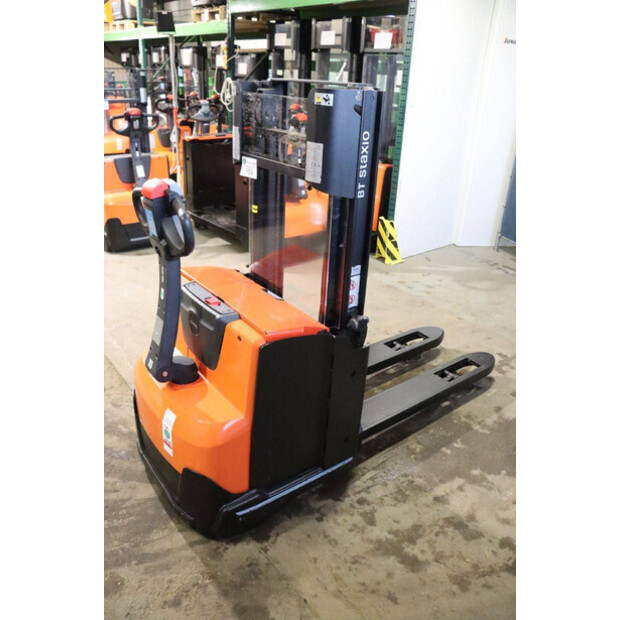 2022 Toyota SWE200D-42104832