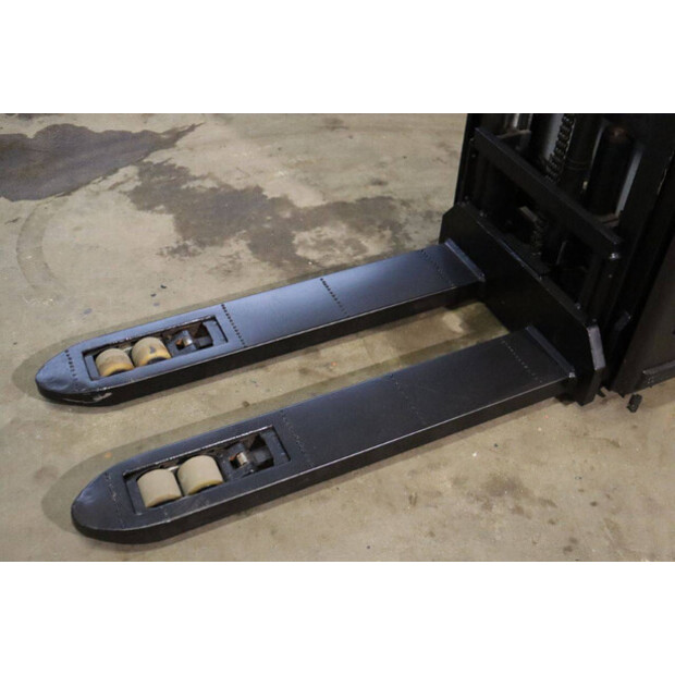 2020 Toyota SWE200D-42104863