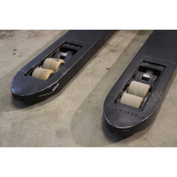 2020 Toyota SWE200D-42104865