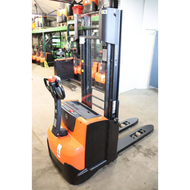2014 تويوتا SWE140L-42104888