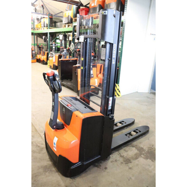 2014 بي تي SWE140L-42104914