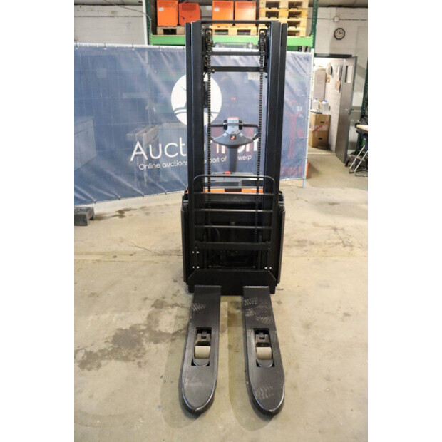 2014 بي تي SWE140L-42104916