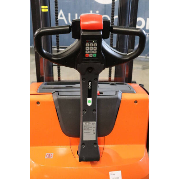 2014 بي تي SWE140L-42104923