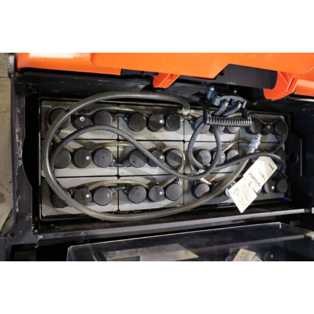 2014 بي تي SWE140L-42104929