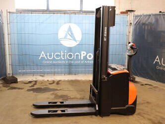 Image for PALLET STACKER 2018 Toyota SWE120