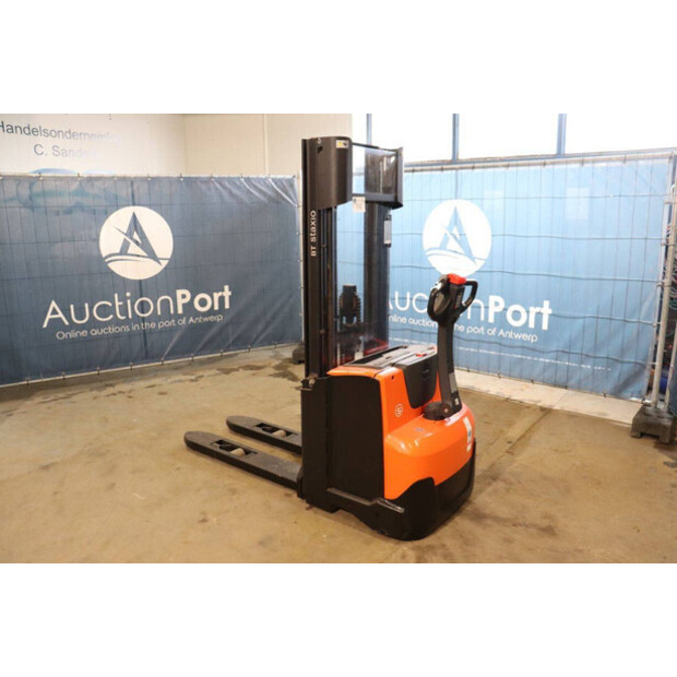 2018 Toyota SWE120-42104940