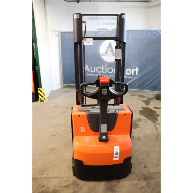 2018 Toyota SWE120-42104941