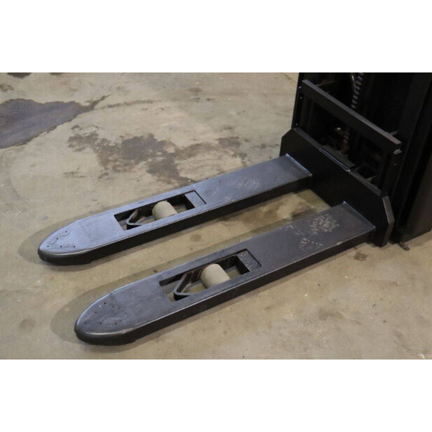2018 Toyota SWE120-42104946