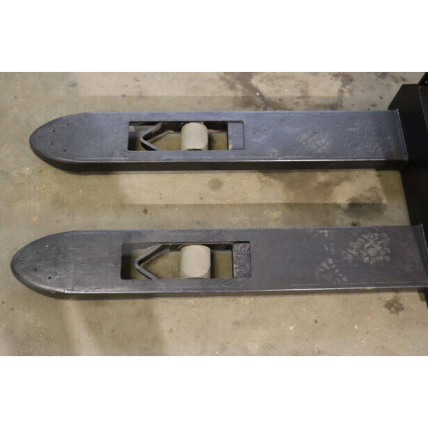 2018 Toyota SWE120-42104947