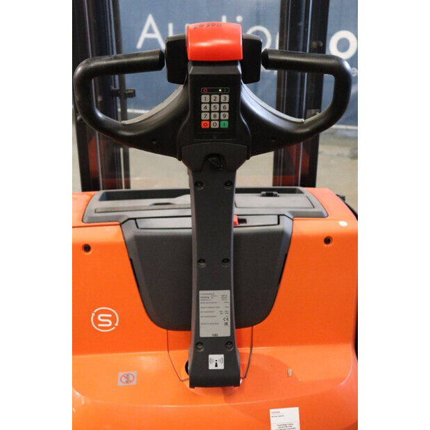 2018 Toyota SWE120-42104951