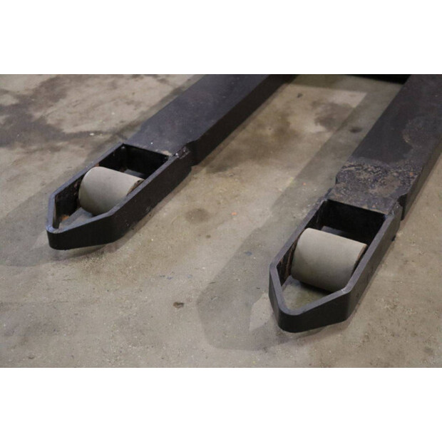 2018 Toyota SWE120-42104963