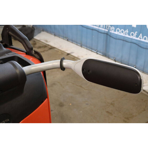 2017 Toyota SPE120L-42104979