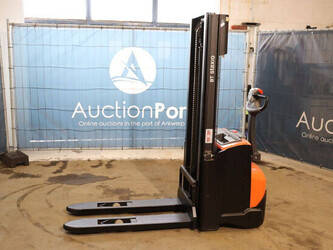 Image for PALLET STACKER 2018 Toyota SWE120