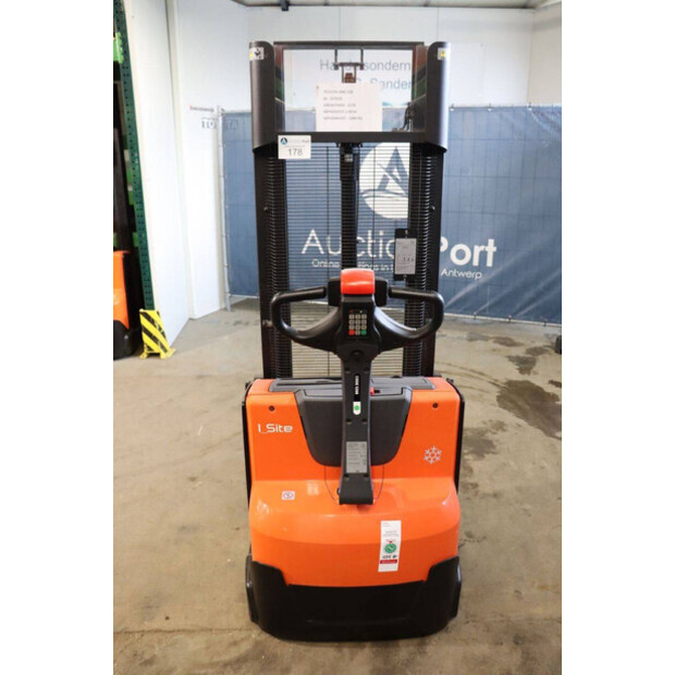 2018 Toyota SWE120-42104999