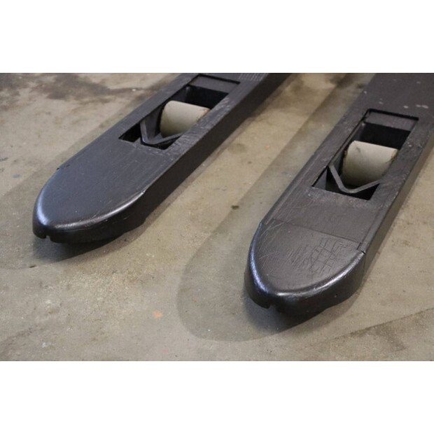 2018 Toyota SWE120-42105006