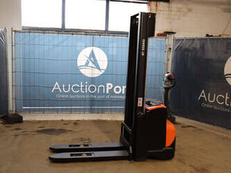 Image for PALLET STACKER 2017 Toyota SWE140