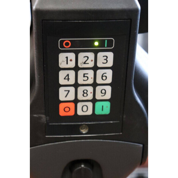 2017 Toyota SWE140-42105063