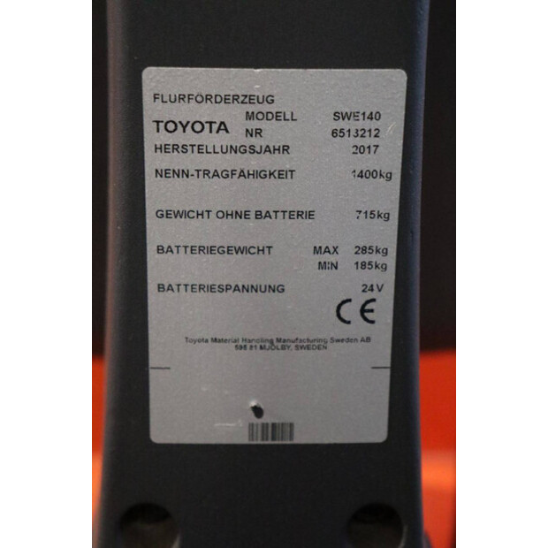 2017 Toyota SWE140-42105064