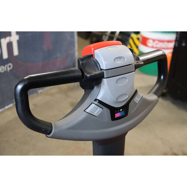 2017 Toyota SWE140-42105067