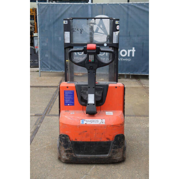 2016 BT SWE200D-42105192
