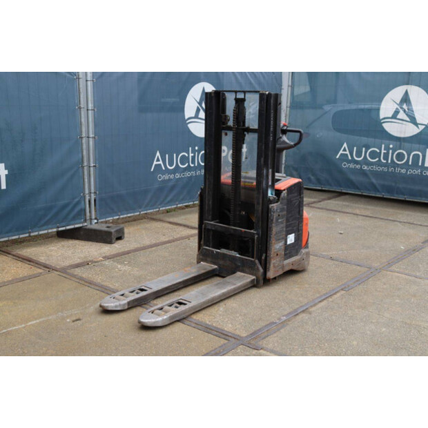 2016 BT SWE200D-42105196
