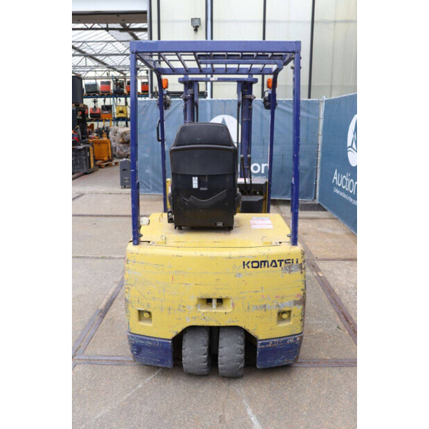 1996 كوماتسو FB15M 3-42105237