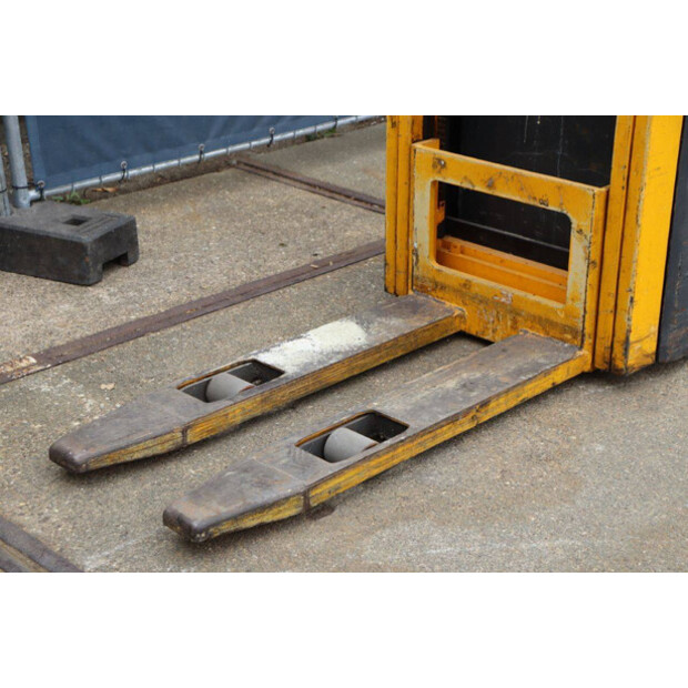 2002 Jungheinrich EJC12-42105362