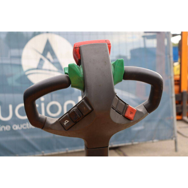 2002 Jungheinrich EJC12-42105370