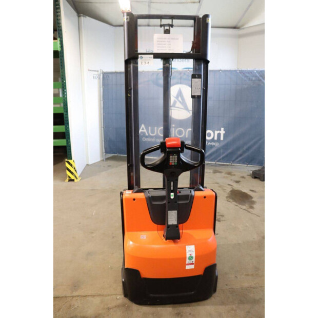 2019 Toyota SWE 100-42105491